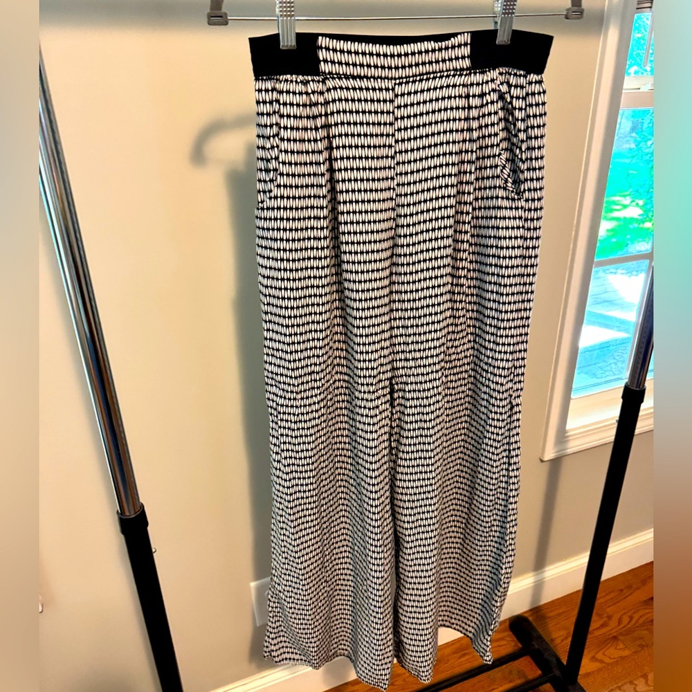 Xhilaration Black and White Pleated Maxi Skirt